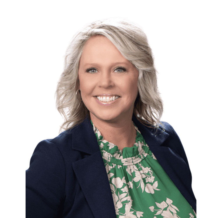 Real Estate Agent Mindy Doebelin-Perdue
