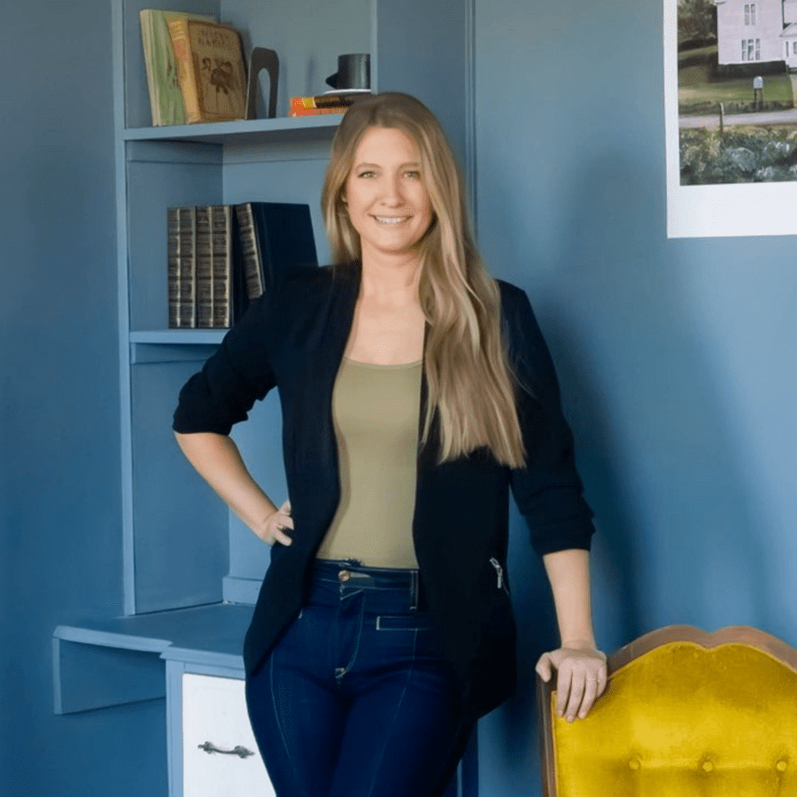 Real Estate Agent Tina Salvo